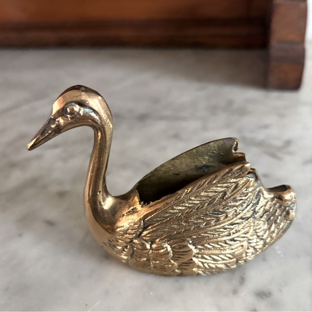 Small brass swan - vintage